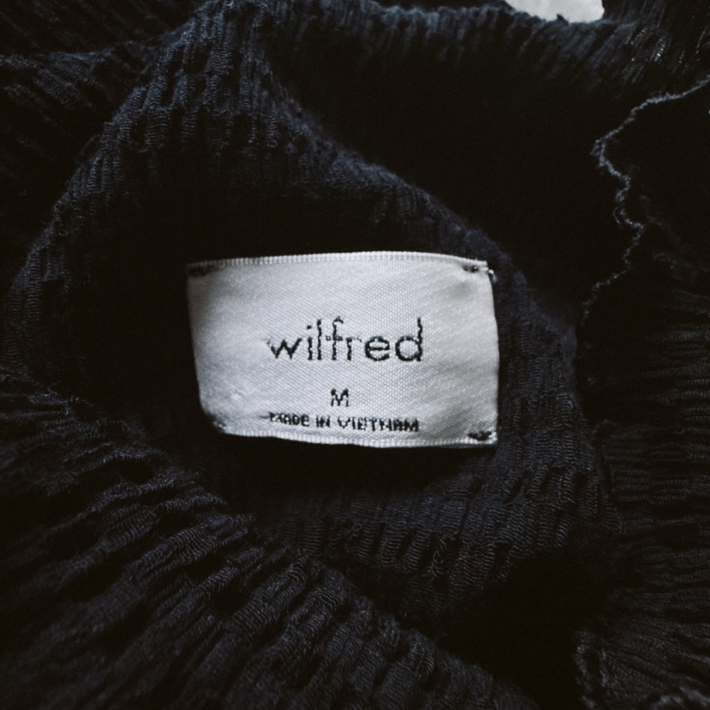 Aritzia Wilfred Verona Textured Longline Top Black - Size Medium - Picture 8 of 10